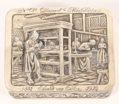 Raro Antiguo Holandés 833 Plata Diamante Comerciantes Joyería Repousse Caja con Bisagras Foto 1 de 4