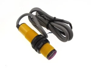 Sensor fotoeléctrico DC PNP 4 cables NC SIN cierre/abierto nominal 10-30 cm cuerpo M18 - Imagen 1 de 2