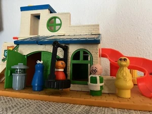 1970s Fisher Price Play Family Sesame Street Clubhouse Incomplete W/Figures - Picture 1 of 7