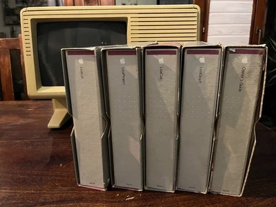 Apple Lisa Booklet - Image 1 of 4