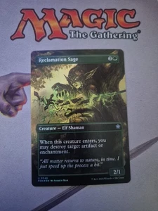 MTG - Reclamation Sage (Borderless Foil) - Foundations - Near Mint - Foto 1 di 1
