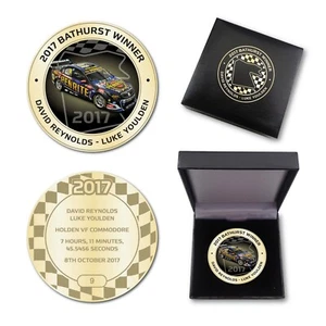 2017 BATHURST WINNER ANTIQUE GOLD MEDALLION IN BOX REYNOLDS HOLDEN VF COMMODORE - Bild 1 von 5