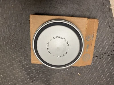 НОВЫЙ ИЗ СТАРЫХ ЗАПАСОВ 1973-1982 FORD ГРУЗОВИК / ФУРГОН КОЛПАКИ КОЛЕС D3TZ-1130-A F100 F150 - Изображение 1 из 4