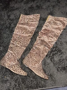 Stivali piatti sopra il ginocchio in tessuto stampa animalier Nature Breeze taglia 7 1/2 leopardati - Foto 1 di 5