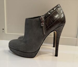 Michael Kors Women's Ankle Bootie Heels Shoes Size 5.  Grey Suede