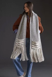 New Anthropologie Fringed Pocket Scarf Gray Beige - Foto 1 di 5