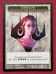 Magic The Gathering 2013 CORE SET M13 LILIANA OF THE DARK REALMS EMBLEM MTG - Picture 1 of 2