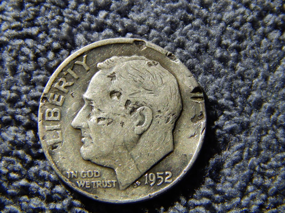 1952 D Roosevelt Dime ONE HUGE MINT ERROR both sides of coin - Image 1 of 4