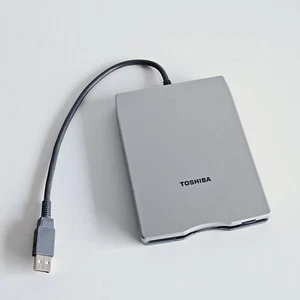 Toshiba External Floppy Disk Drive - USB Silver (PA3043U-1FDD) Untested - Read - Photo 1/5
