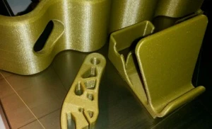 Progetto e realizzazione portachiavi personalizzati, Forme 3D, vari colori - Foto 1 di 12