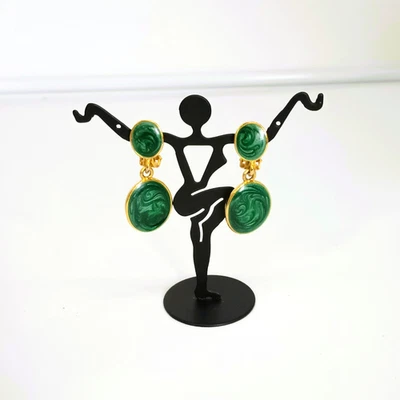 Pendientes colgantes esmalte remolino verde tono dorado clip Foto 1 de 4