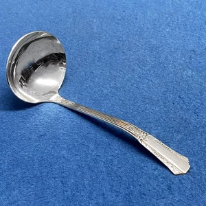Treasure Pattern by Rogers Silverplate Gravy Ladle 6" - Picture 1 of 1