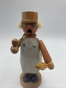 Erzgebirge 7" Smoker Pretzel Baker German Democratic Republic West Germany - Bild 1 von 12