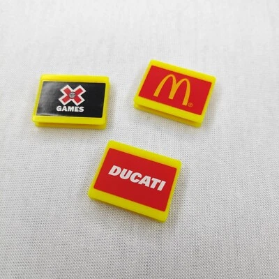 Hasbro Monopoly Empire Edition 2013 repuestos - 3 vallas publicitarias amarillas McD  Foto 1 de 2