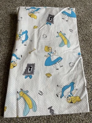 Ткань Disney Alice In Wonderland серая CEA 100% хлопок 70 дюймов x 41 дюйм - Изображение 1 из 4