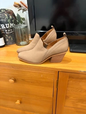 LUCKY BRAND WOMENS SHOES WEDGE HEEL SLIP ON CASUAL BOOTIE BEIGE COLOR - Image 1 of 4