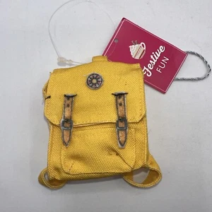 Mochila cuadrada de San Nicolás festiva divertida amarilla de fieltro de polietileno adorno de árbol de Navidad - Imagen 1 de 2