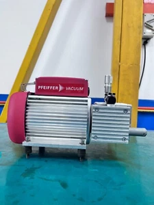 MVP 015-2 Pheiffer Dry Vacuum Pump - Picture 1 of 5