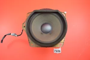 E2 2002-2006 LEXUS ES300 ES330 REAR CENTER SUB SUBWOOFER SPEAKER OEM 86160-33630 - Bild 1 von 4