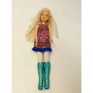 Muñeca Spin Master Liv Sophie Ojos Azules Rubia Articulada Articulada Con Peluca Vestido - Imagen 1 de 9