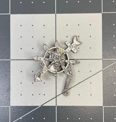 Vintage 40K Chaos Space Marine STANDARD TOP metal bit GW slaanesh bitz OOP AZ25 - Image 1 of 2