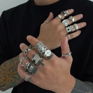 20 Ringe pro Set für Herren, Totenkopf Punk Fingerring Retro Punk Kostüm Requisite Schmuck - Bild 1 von 14