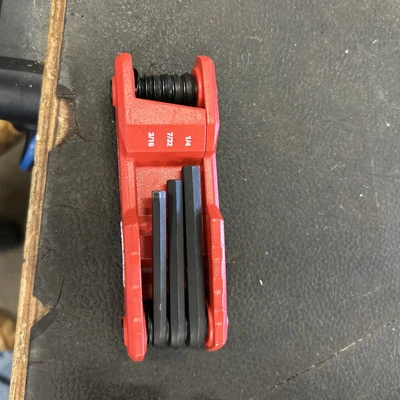 Milwaukee 48-22-2183 9-Key Folding Hex Key Set - Image 1 of 2