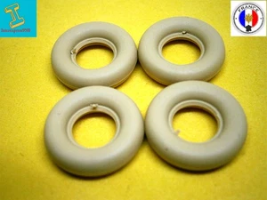 DINKY TOYS LOT DE 4 PNEUS crème LISSE 17/8 POUR BERLINE - Foto 1 di 1