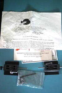 B&D MECHANICAL RETRACTS MAIN GEAR PAIR  RC MODEL AIRPLANE NOS BROWN DERBY - Picture 1 of 5