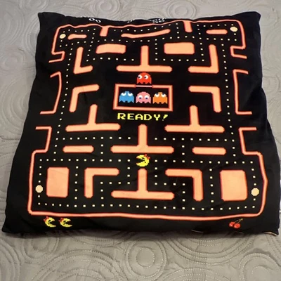 PAC-MAN Clásico Laberinto Diseño Almohada 23” X 25” Fantasma Retro Juego Arcade Foto 1 de 4