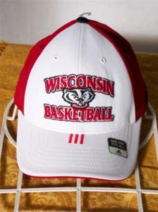 Gorra Sombrero Wisconsin Badgers Ajuste Flexible BALONCESTO Béisbol Bucky Adidas UW Nueva con Etiquetas - Imagen 1 de 2