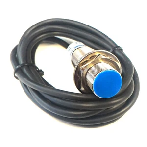 Sensore capacitivo 15-30VDC 300 mA EL-XM18-305PMI - Picture 1 of 1