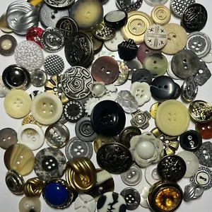 BEST MIXED BUTTON LOT ON EBAY! Hand Picked Buttons From Around The World - Picture 1 of 8