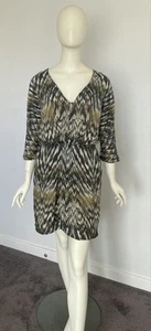 Witchery Size 10 Olive Green Abstract Print 3/4 Sleeve Blouson Dress - Picture 1 of 10