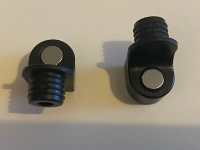 109842 x 2 IKEA Detolf Glasschrank magnetischer Türhaken - Bild 1 von 4