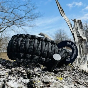 Survival Paracord Armband mit Feuerstarter - Schwarz - Bild 1 von 3