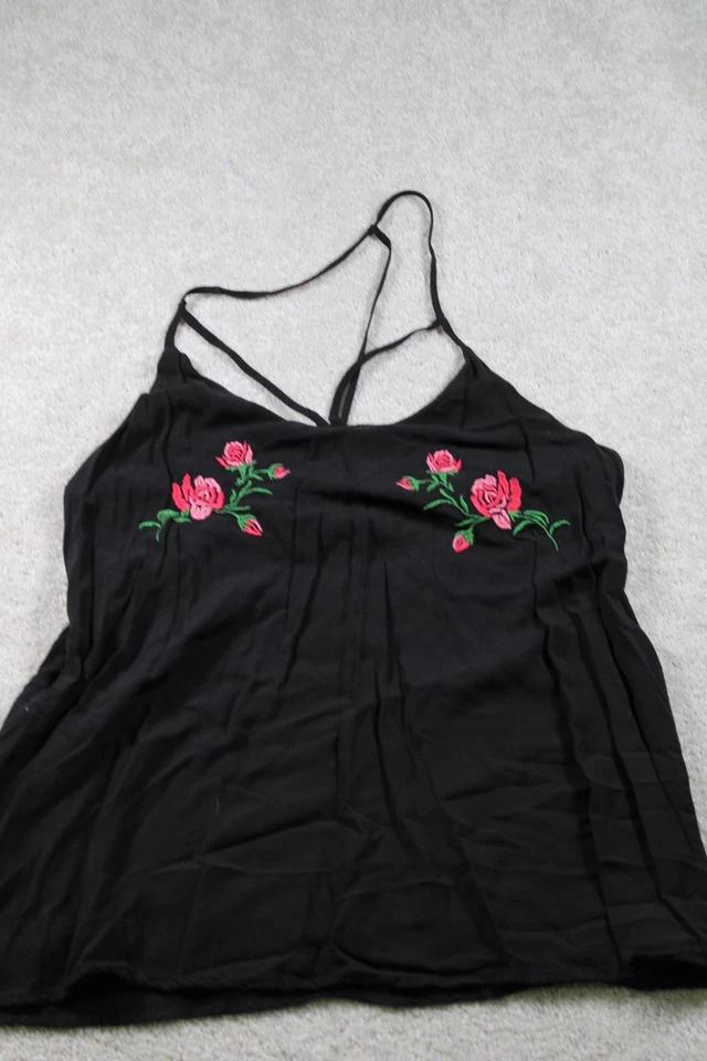 No Boundaries Cami Top 女式大号黑色玫瑰刺绣意大利面肩带波西米亚 — 第 1/4 张图片