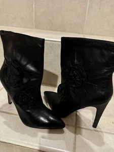 Stivaletto donna Vince Camuto RAES misura 6 1/2 super morbido pelle nero tacco alla caviglia - Foto 1 di 6
