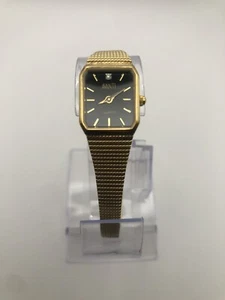 Avanti Women’s Watch Gold Band with Black Face Needs Battery Beautiful - Picture 1 of 9
