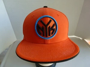 Cappello New Era NEW YORK KNICKS 59FIFTY aderente taglia 7 arancione NBA - Foto 1 di 11