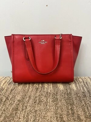 Mini Carryall Coach 33537 usado en excelente estado en cuero rojo verdadero liso para dos vías Foto 1 de 4