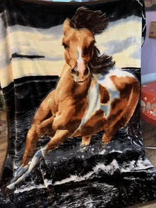 Coperta Letto Stampata Cavallo E Buck Reversibile Queen 73”x88” Super Bella! - Foto 1 di 6