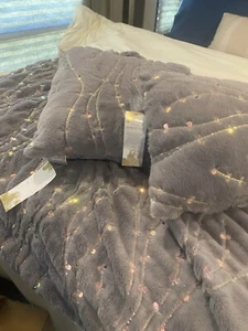 NWT Aviva Stanoff Throw Blanket 2 Rectangular Pillows Sequins Luxury Velvet - Picture 1 of 11