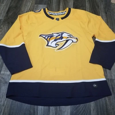 Camiseta Oficial Adidas Nashville Predators de la NHL Talla 54 (Desgastada) Foto 1 de 4