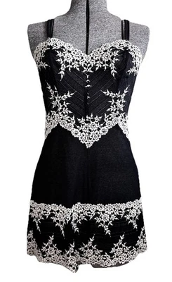 Платье-комбинезон женское Wacoal Embrace кружевное черно-белое кружевное прозрачное размер маленький - Изображение 1 из 4