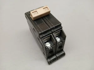 Martillo Cutler 30 Amp Doble Polo 240 Voltios Disyuntor Pie Plástico - Imagen 1 de 6