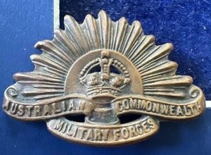 Distintivo berretto forze militari ottone metallo Commonwealth australiano vintage - Foto 1 di 13