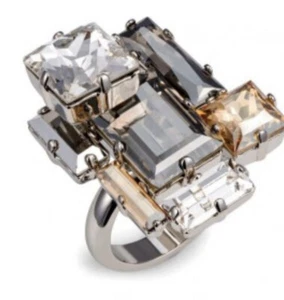 Anillo Atelier Swarovsky Manhattan  - Imagen 1 de 12