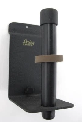 Soporte de pared de oboe oscilante con cuerda soporte de exhibición Slatwall. Foto 1 de 2