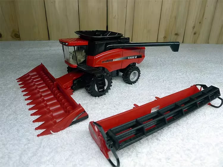 ERTL 2003 Case IH AFX Revolution AFX8010 1/64Combine Dealer Collector's Edition - Image 1 of 4